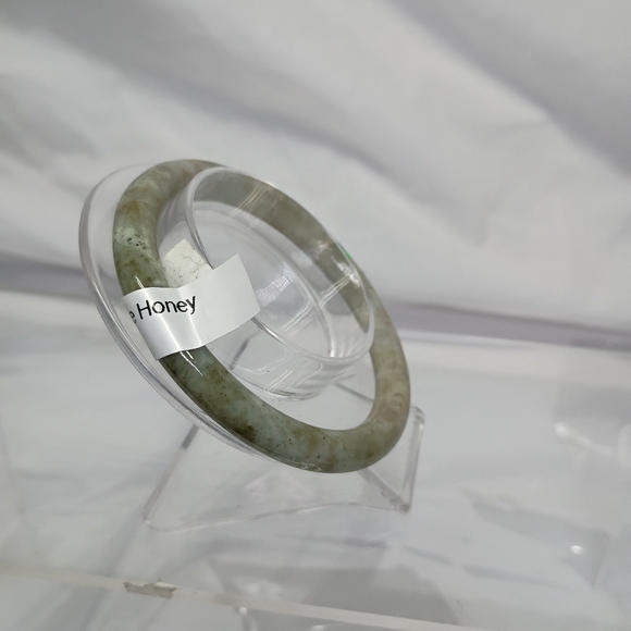 Jadeite Bangle - Picture 2 of 6